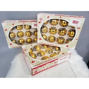 Gold Holiday Ornament Set
